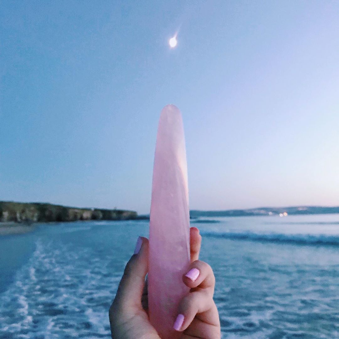 Scrying with Rose Quartz